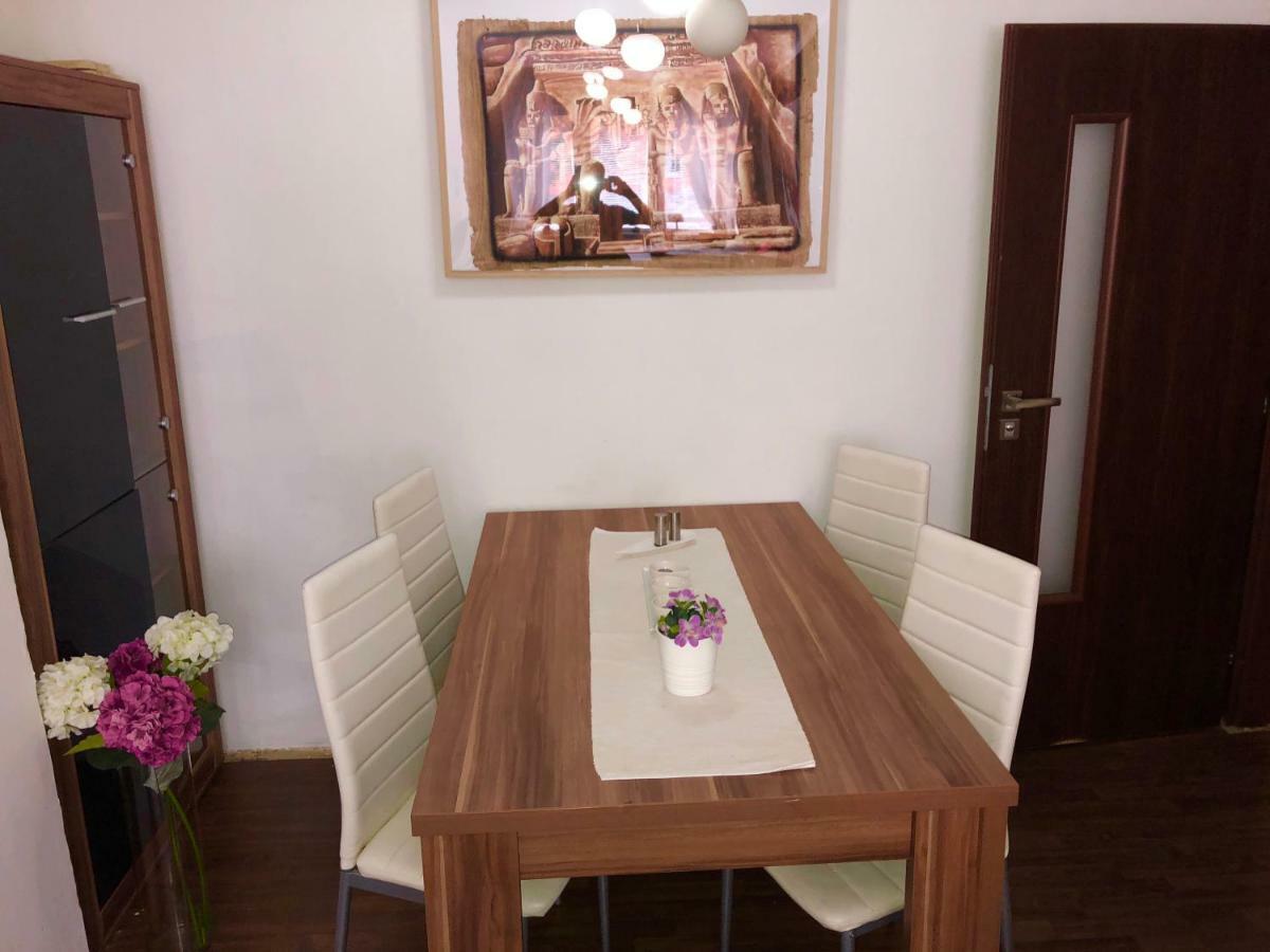 Апартаменты Apartman V Centru Mostu Экстерьер фото